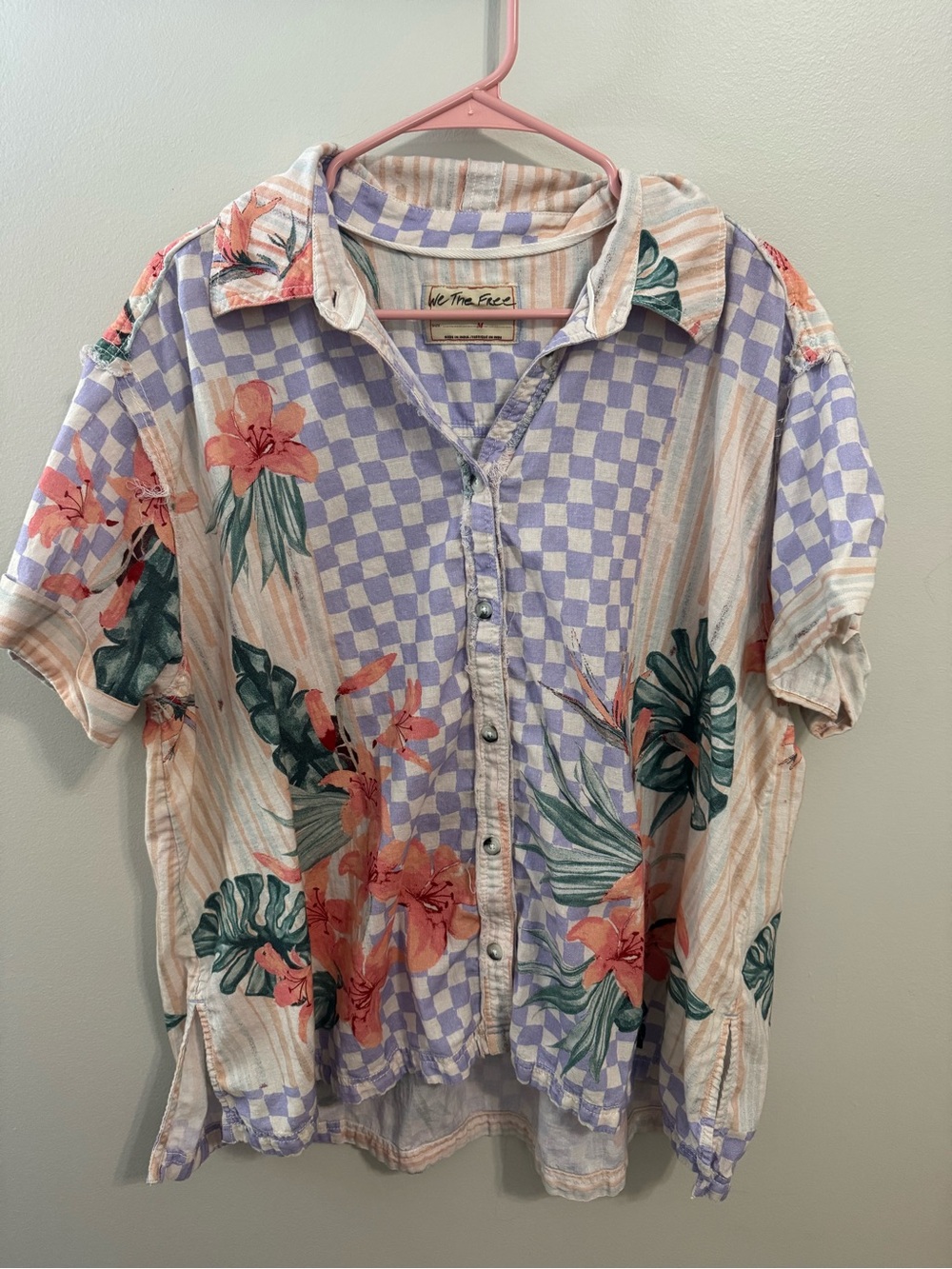 We The Free size M Lavender Floral Check Short-Sleeve Shirt
